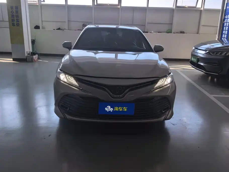 Toyota Camry 2019 2.5G Luxury Edition China VI фото 2