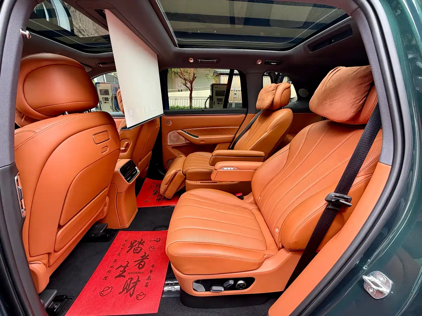 AITO Wenjie AITO M8 2025 Extended Range Ultra 53.4kWh 6-Seater фото 8