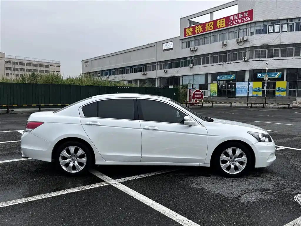Фото 5 - Honda Accord
