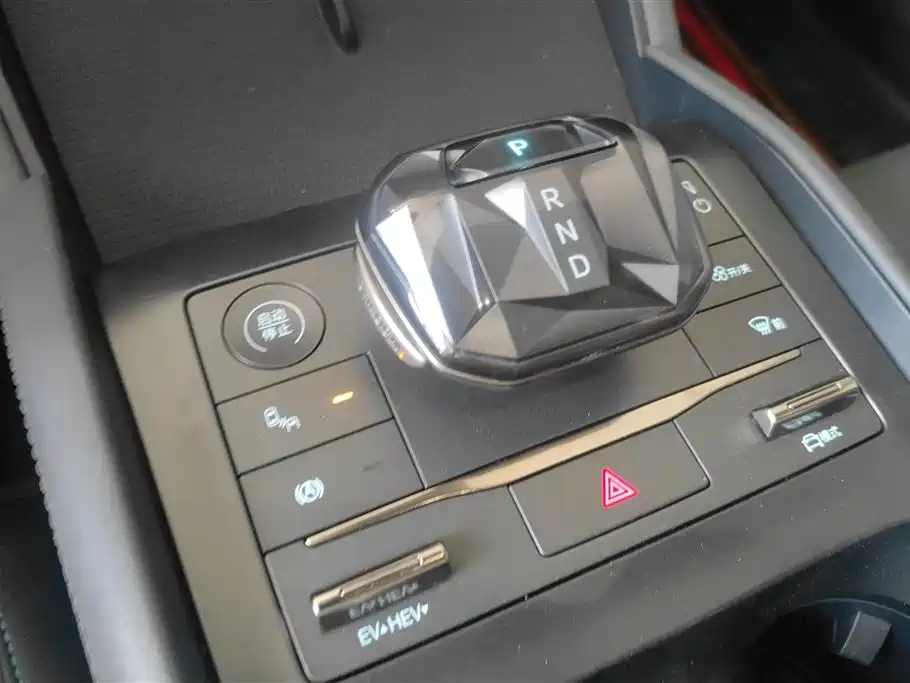 BYD Qin L 2024 DM-i 120KM Superior Edition фото 16