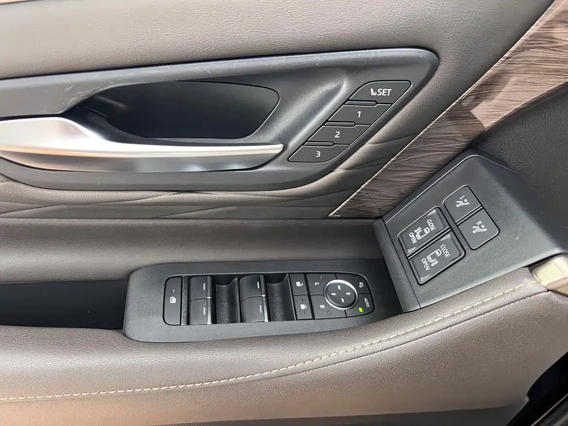 Toyota Vellfire 2025 2024 Crown Hybrid 2.5L Executive Premium Edition