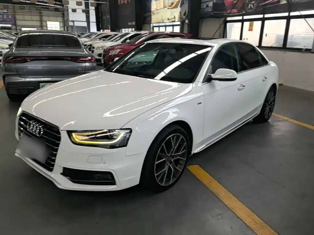 Фото 2 - Audi A4L