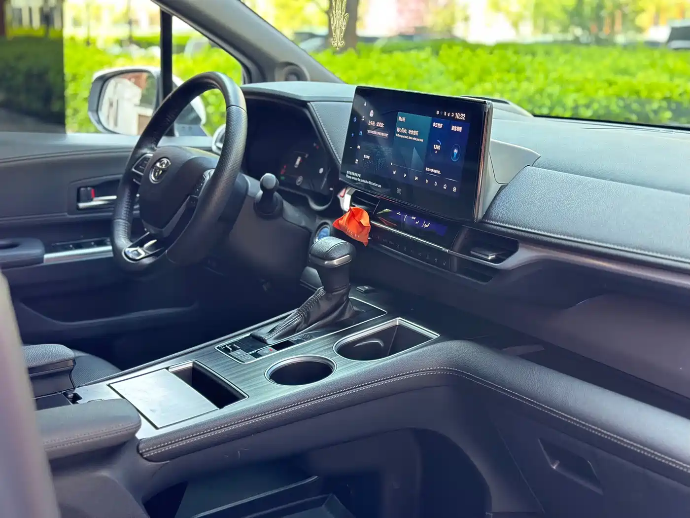Toyota Sienna 2021 2.5L Hybrid Platinum Edition фото 11