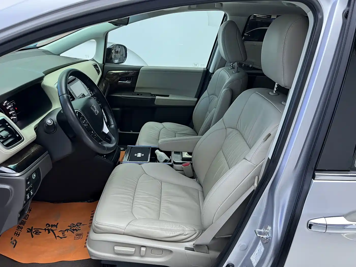 Фото 6 - Honda Odyssey