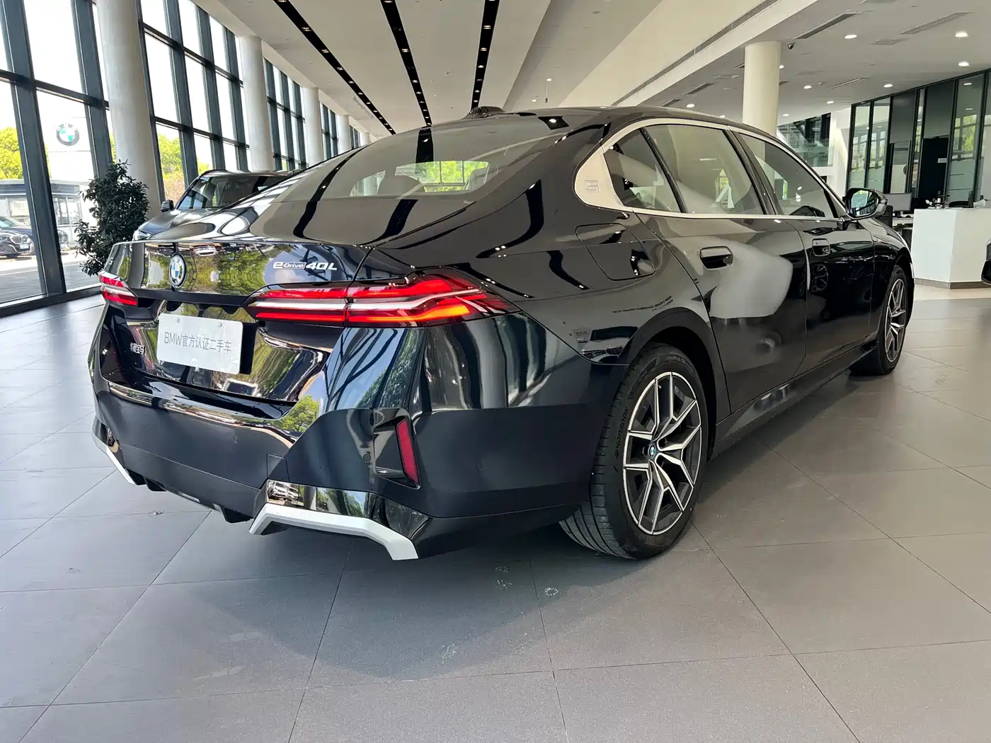 BMW I5