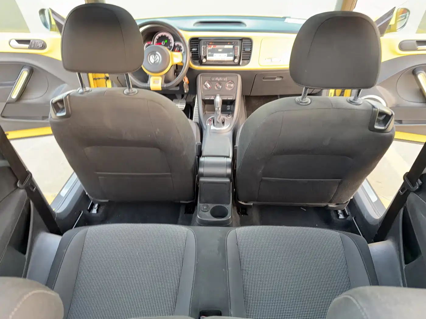 Volkswagen Beetle 2015 180TSI фото 12