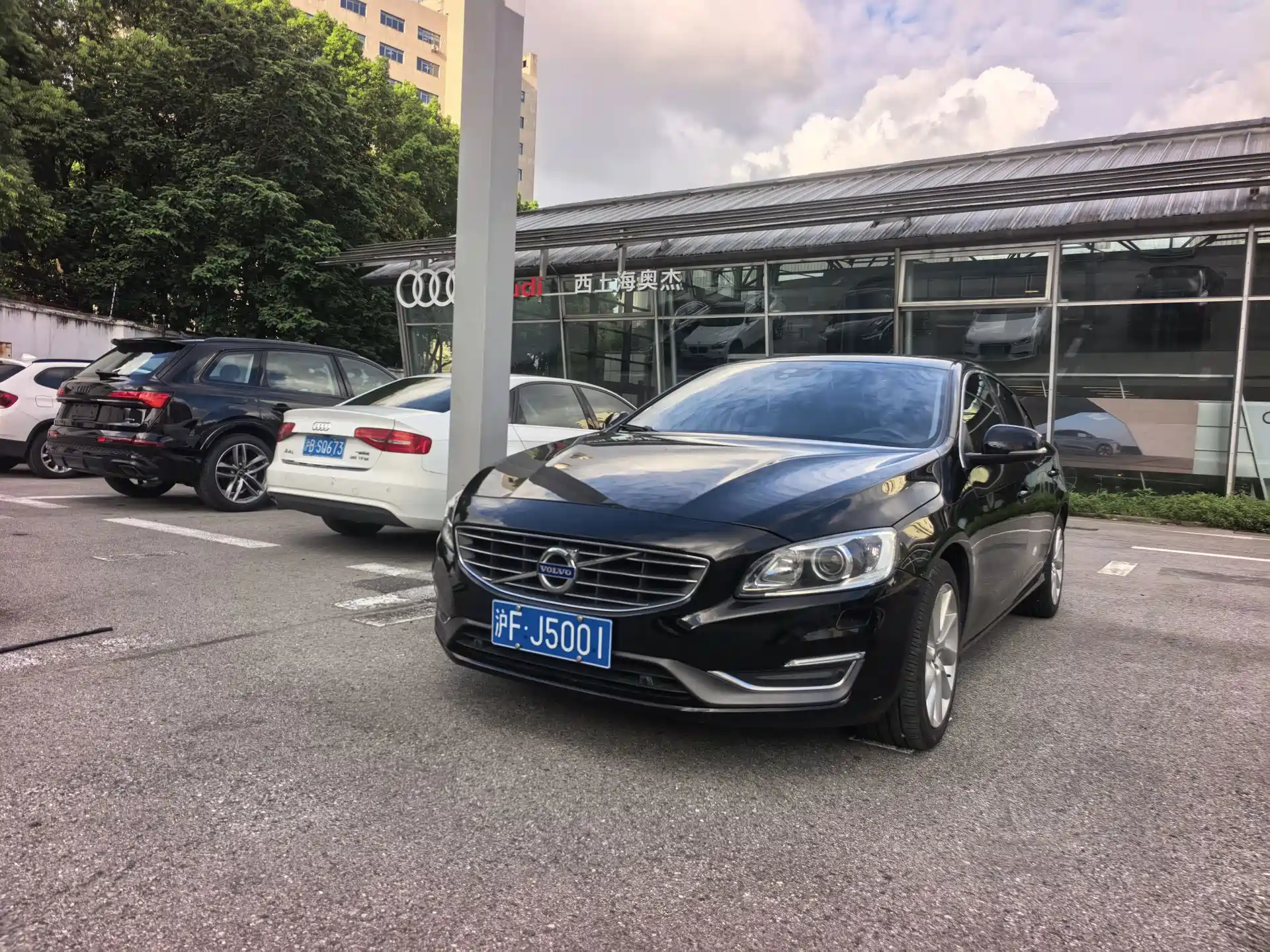 Фото 1 - Volvo S60