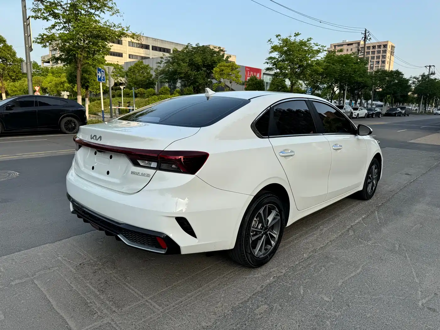 Kia K3 2023 1.5L CVT Comfort Edition фото 16