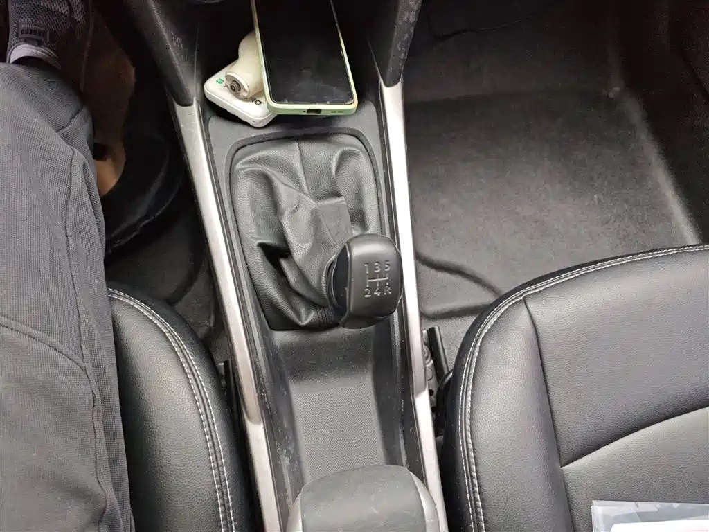 Peugeot 301 2018 1.6L Manual Comfort Edition фото 14