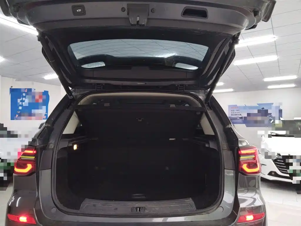 ROEWE RX5 NEW ENERGY