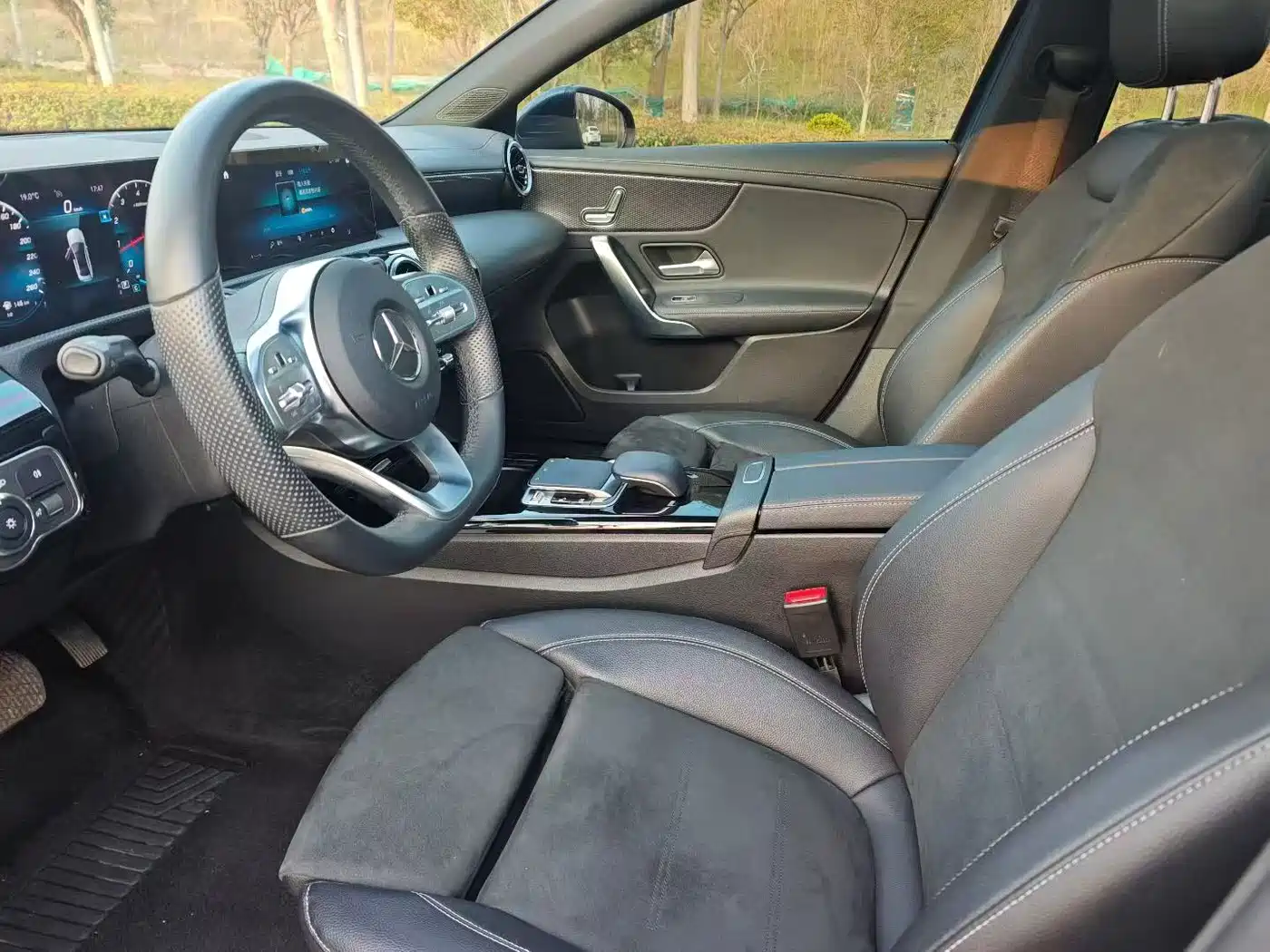 Mercedes-Benz A-Class 2019 A 200 L Sport Sedan фото 4