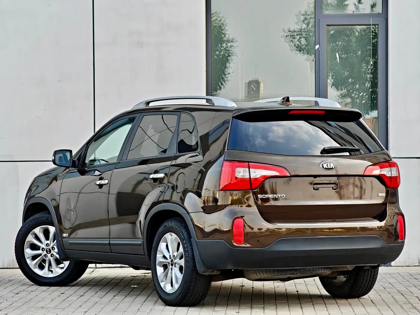 Photo 4 - Kia Sorento