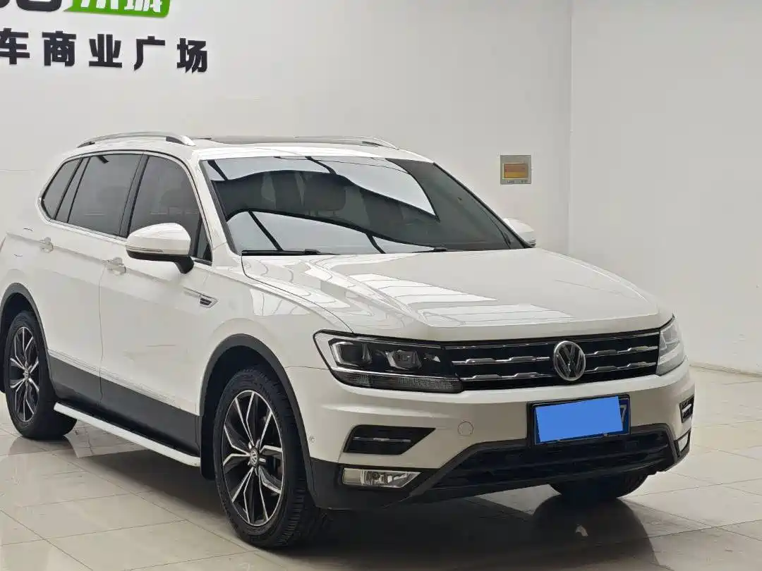 Volkswagen Tiguan L 2019 330TSI Automatic 2WD Smart Luxury Edition China VI фото 3