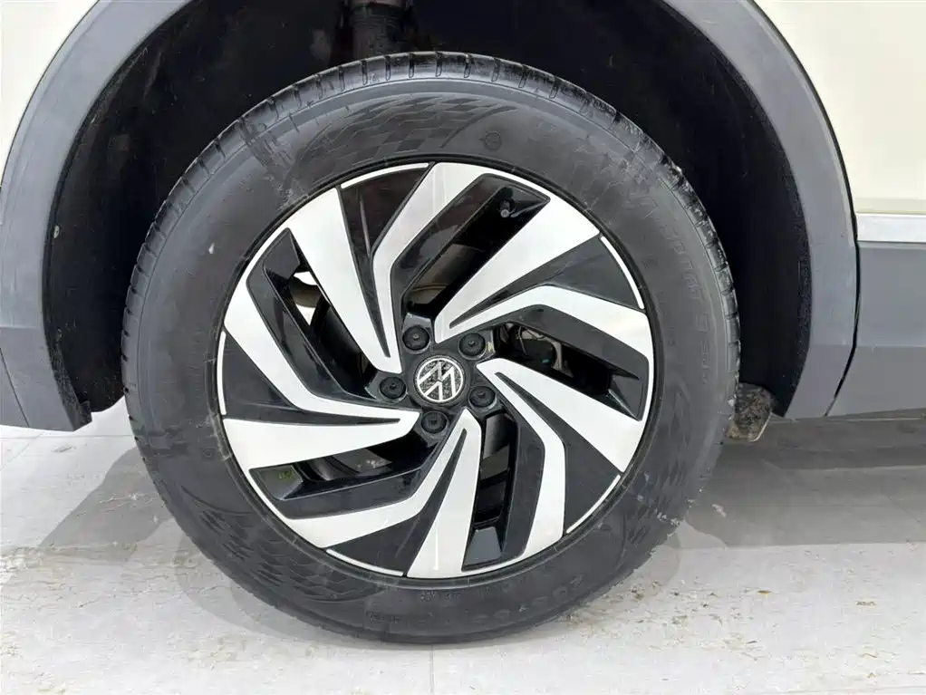 Volkswagen Tiguan L 2023 280TSI 2WD Trend Limited Edition фото 18