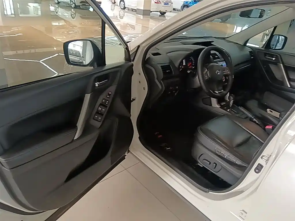 Subaru Forester 2014 2.5i Automatic Elite Edition фото 16