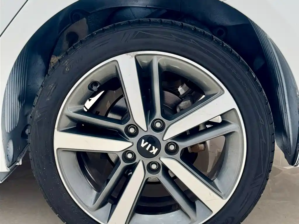 Kia K3 2017 1.6L Automatic 15th Anniversary Special GLS фото 12