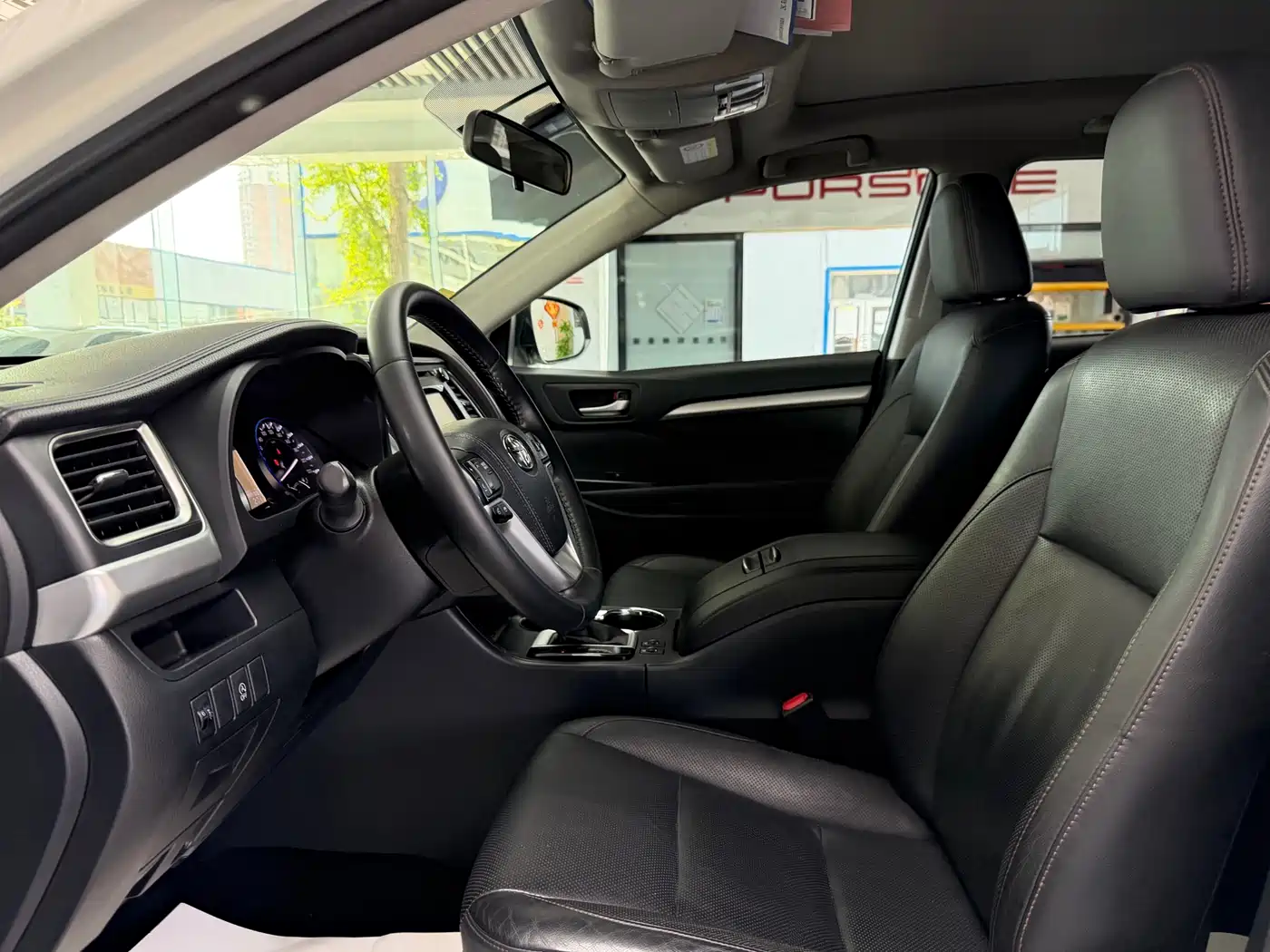 Toyota Highlander 2015 2.0T FWD Luxury Edition 7-seater фото 4