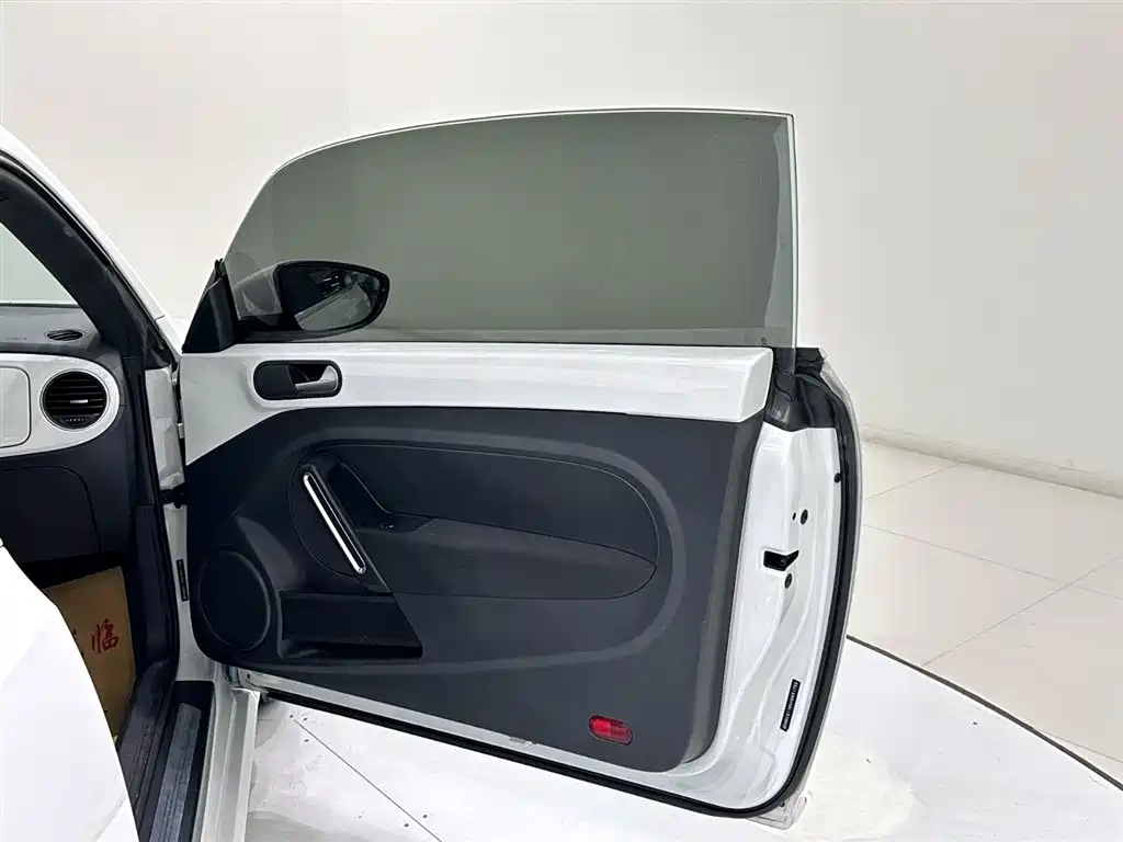 Volkswagen Beetle 2015 180TSI фото 15