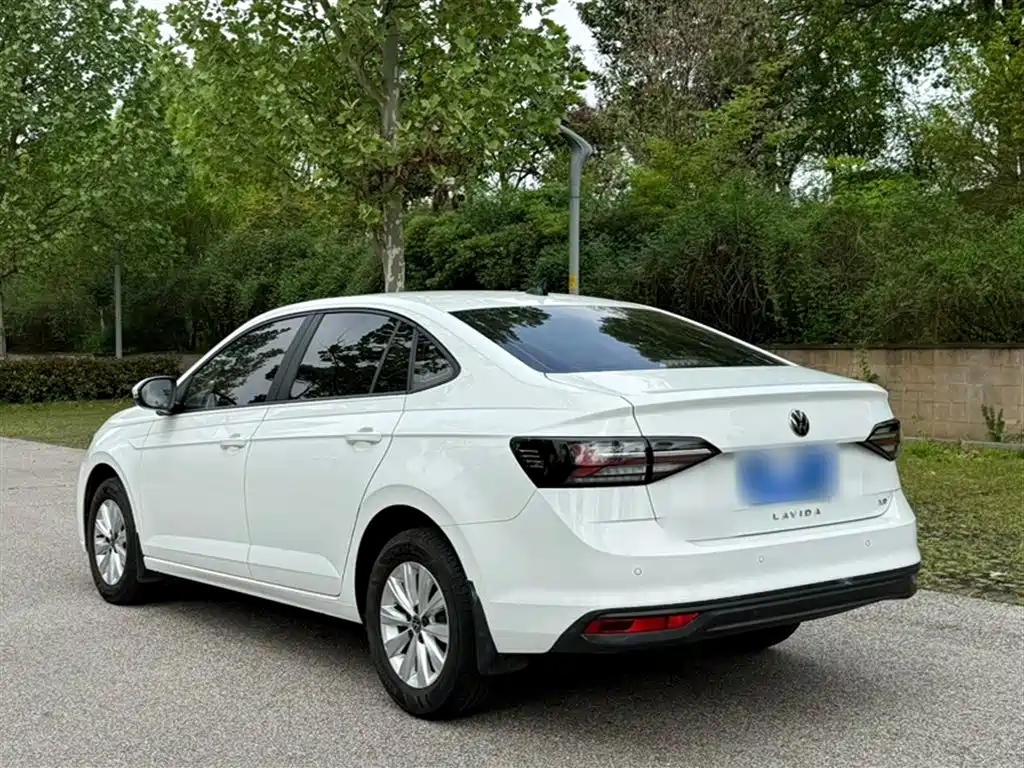 Volkswagen Lavida 2023 New Sharp 1.5L Auto Premium Edition фото 11