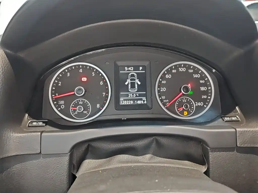 Volkswagen Tiguan 2015 1.8TSI Automatic 4WD Comfortline фото 12