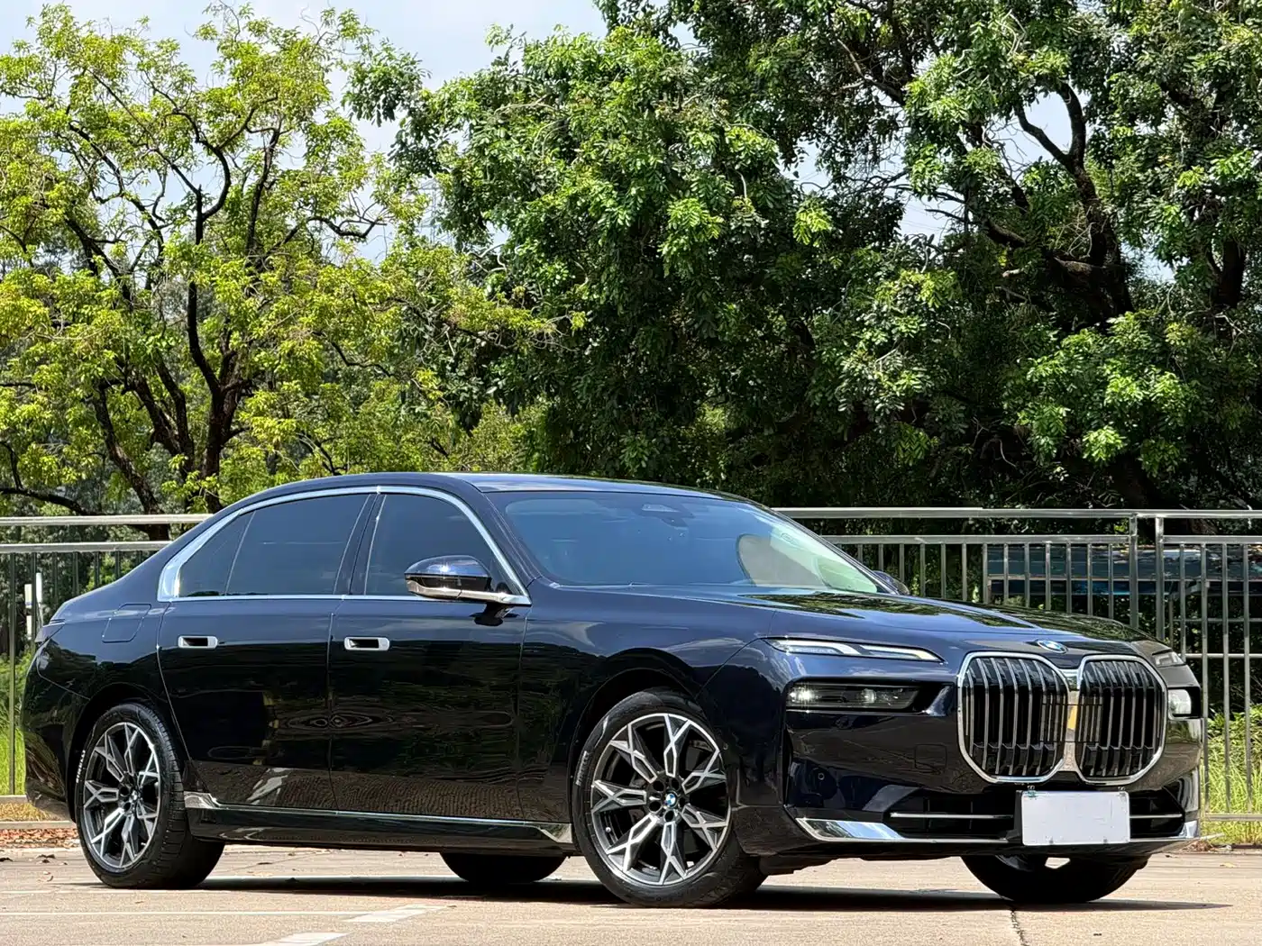 BMW 7 Series 2024 2023 Model 735Li Luxury Package