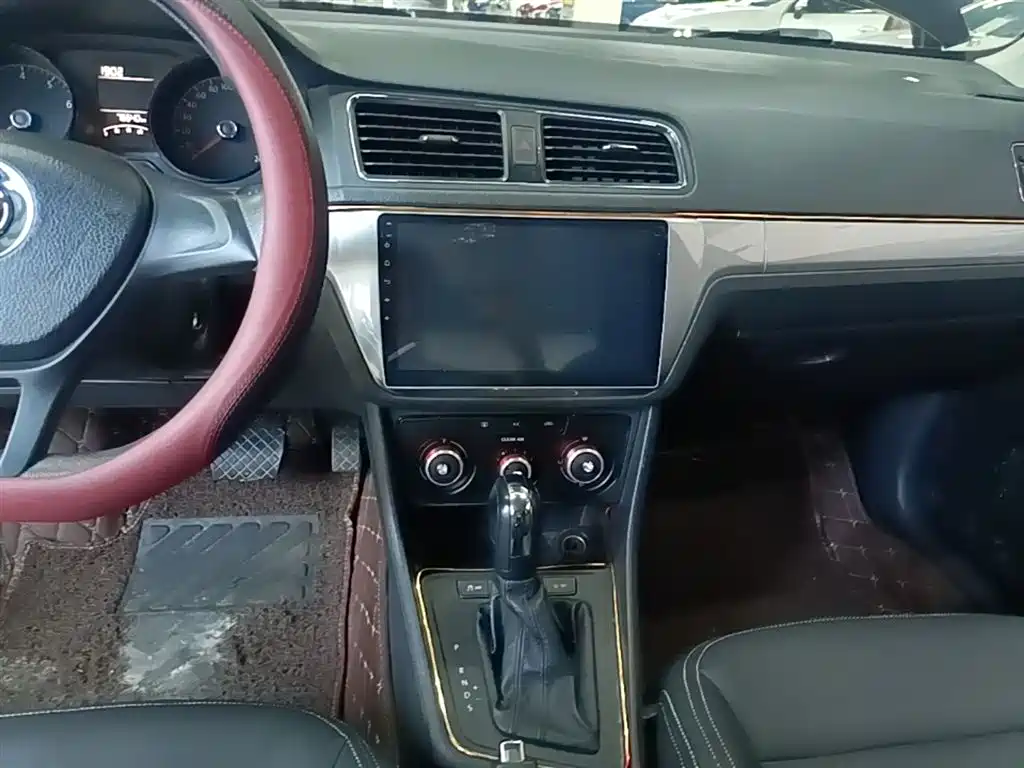 Volkswagen Lavida 2017 1.6L Automatic Trend Edition фото 12