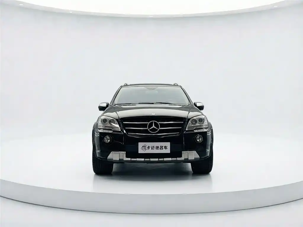 Mercedes-Benz M-Class AMG 2011 AMG ML 63 фото 2
