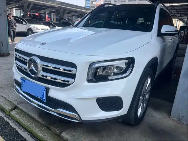 MERCEDES-BENZ GLB
