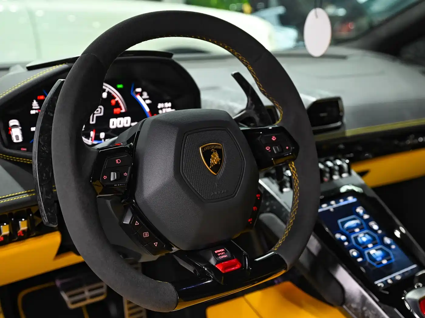 LAMBORGHINI HURACÁN