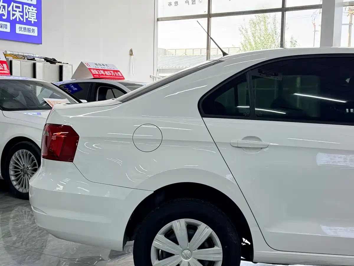Volkswagen Jetta 2015 Quality Edition 1.4L Manual Fashion фото 3