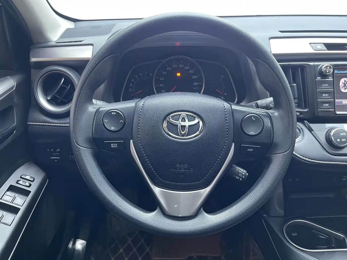 Toyota RAV4 Rongfang 2016 2.0L CVT 2WD Trend (China V) фото 17