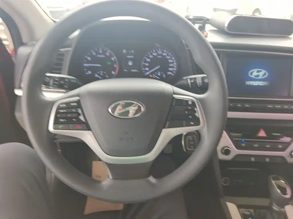 Hyundai Elantra 2016 Model 1.6L Automatic Smart Elite фото 11