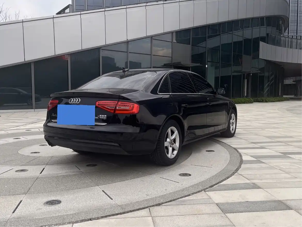 Audi A4L 2013 35 TFSI Automatic Comfort фото 6