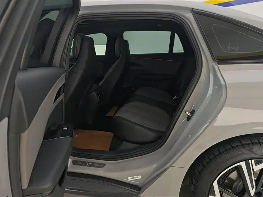 Hongqi EH7 2024 Model 760 Pro+ AWD фото 11