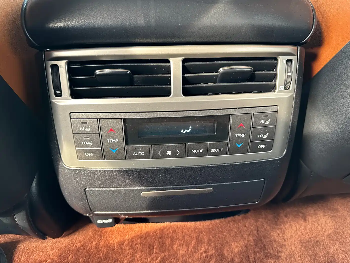 Lexus LX 2013 570 фото 9