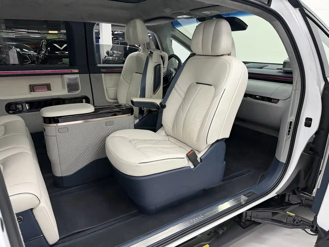 ZEEKR MIX 2025 2025 Smart Driving Edition