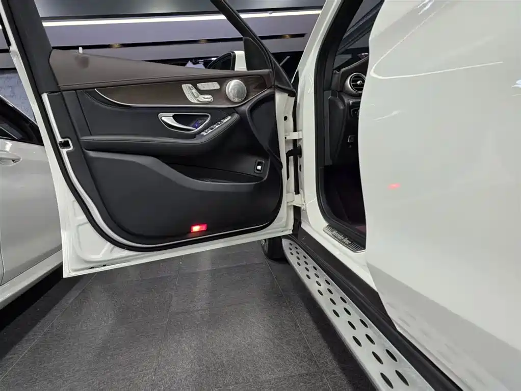Mercedes-Benz GLC 2020 Facelift GLC 300 L 4MATIC Dynamic фото 5