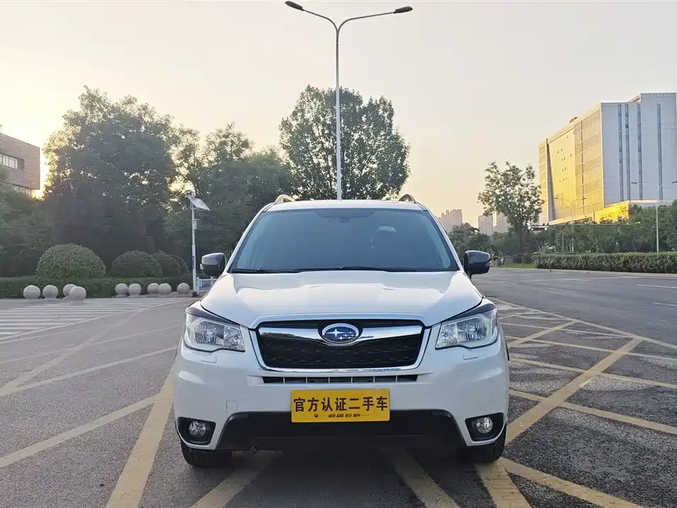 Subaru Forester 2013 2.5i Automatic Luxury Navigation Edition фото 18