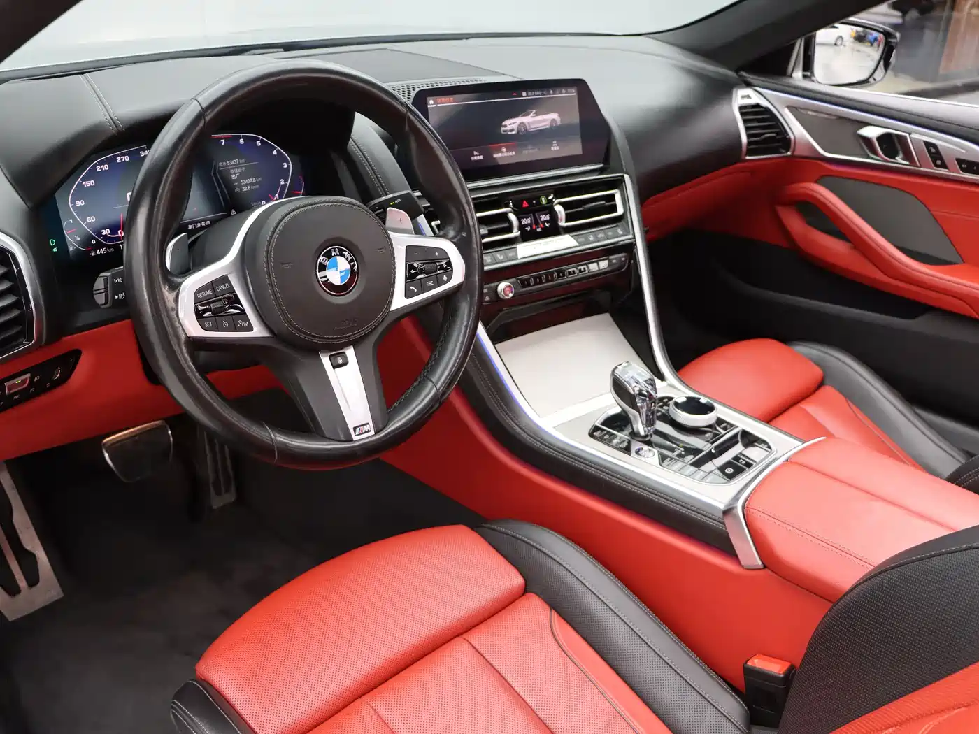BMW 8 Series 2019 840i Convertible M Sport фото 21
