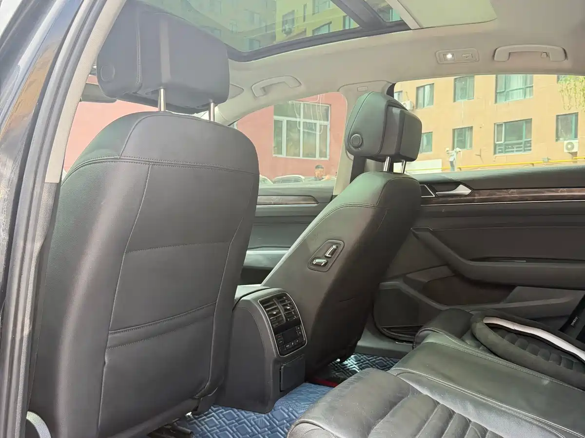 Volkswagen Magotan 2019 330TSI DSG Luxury Class China VI фото 6