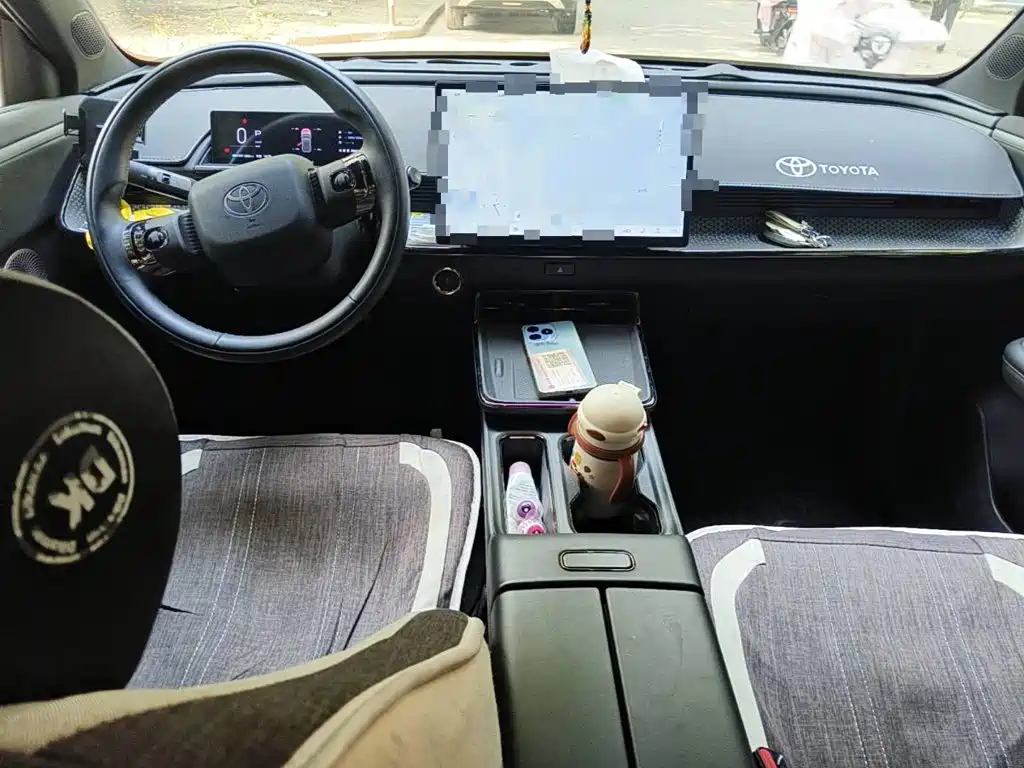 Photo 12 - Toyota bZ3X