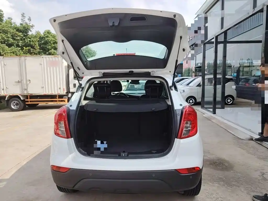 Фото 19 - Buick Encore