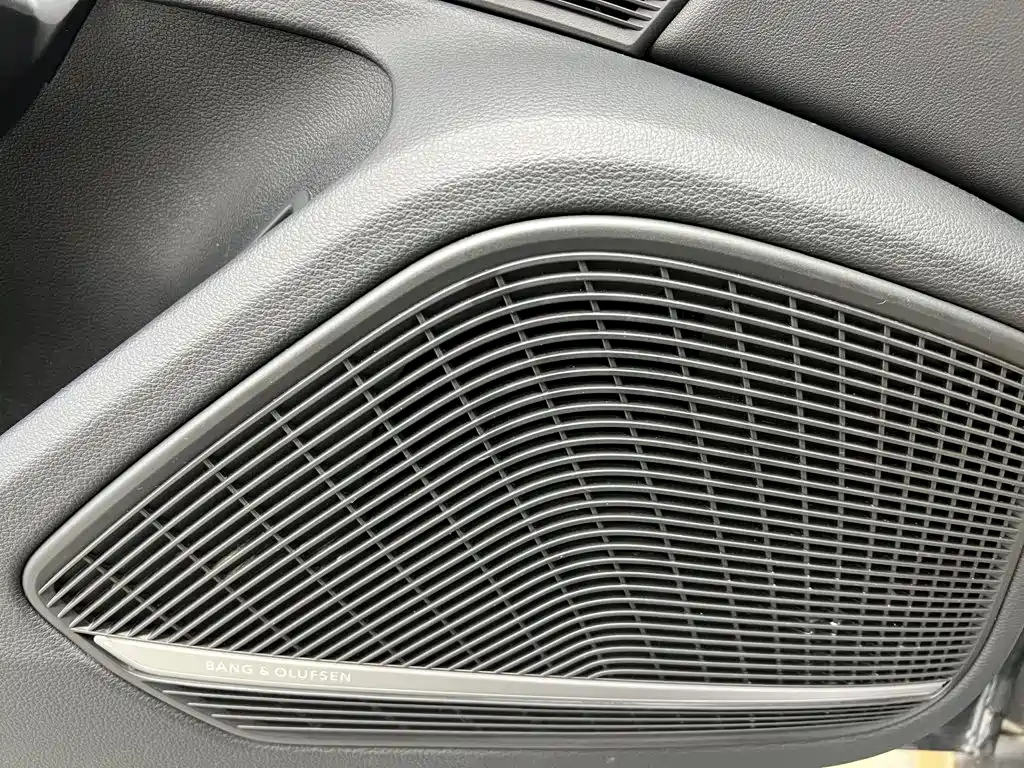 Фото 21 - Audi A4L