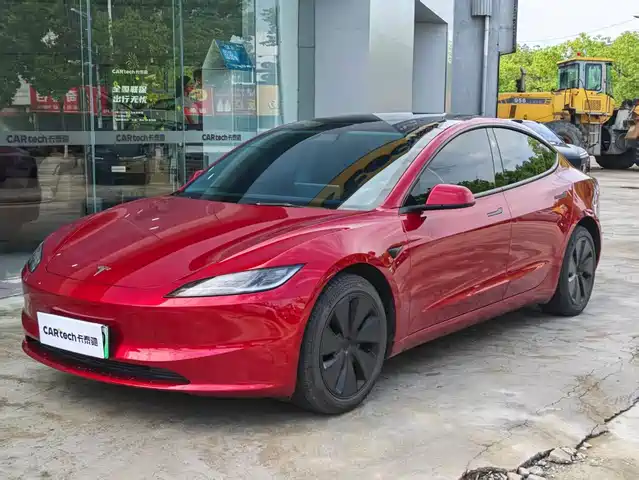 Tesla Model 3 2025