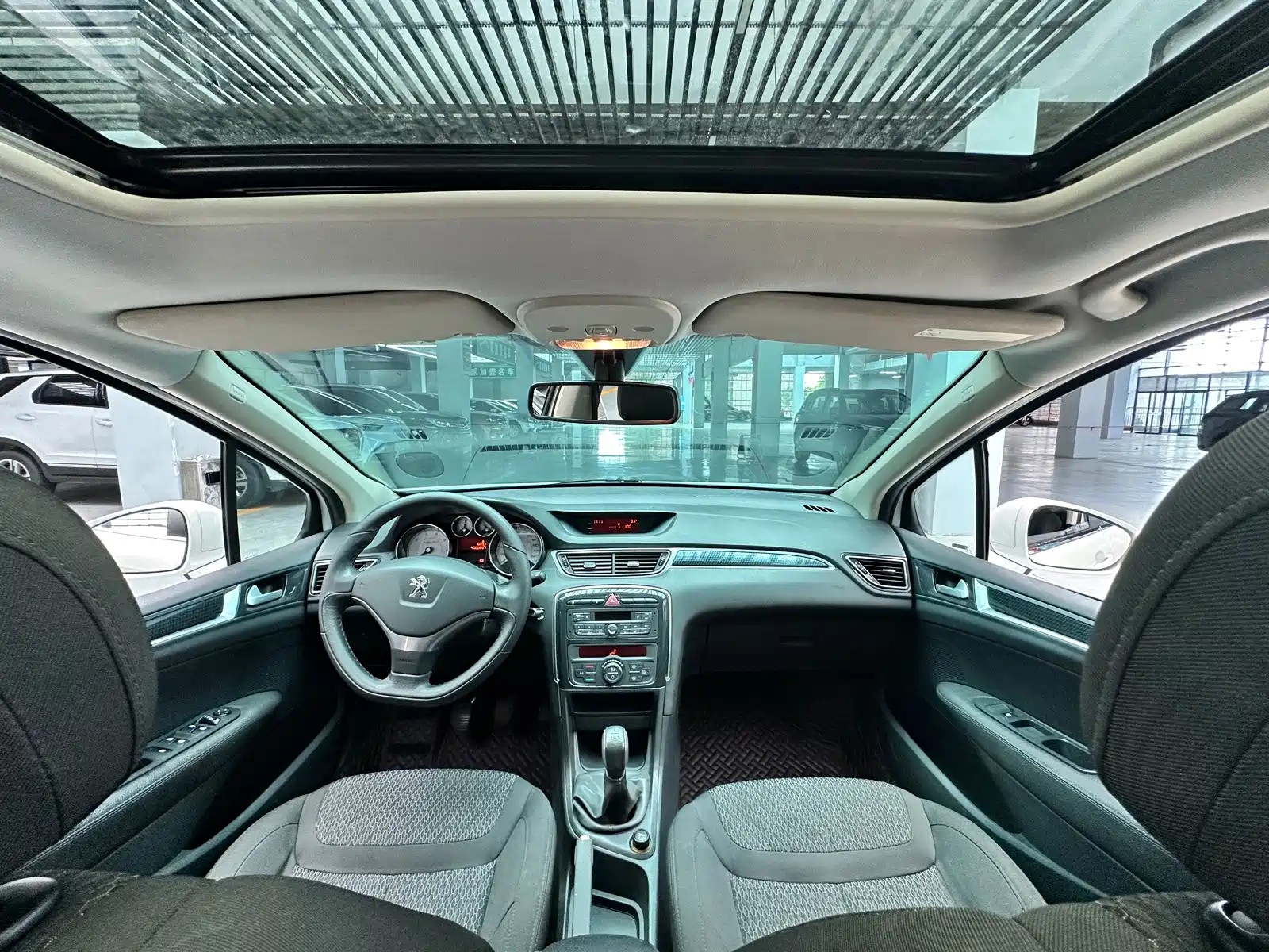 صورة 10 - Peugeot 308