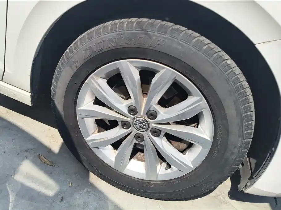Volkswagen Polo 2019 Plus 1.5L Automatic Colorful Tech Edition фото 6