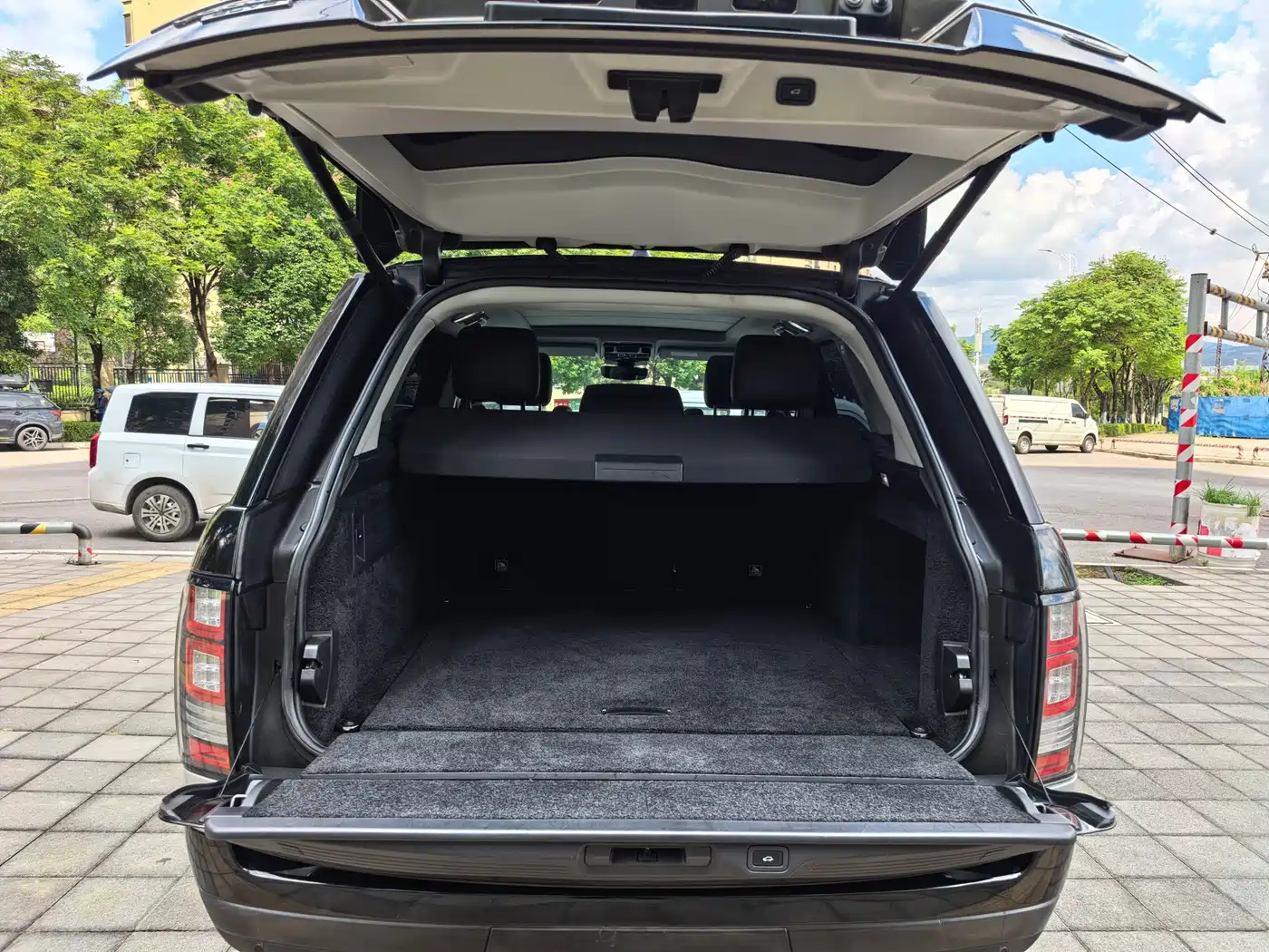 Land Rover Range Rover 2017 3.0 SC V6 Golden Age Edition фото 14