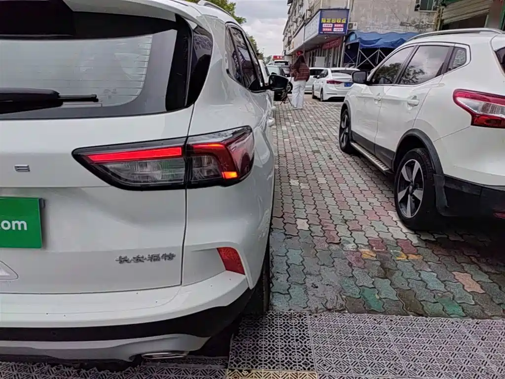 FORD RUIJI