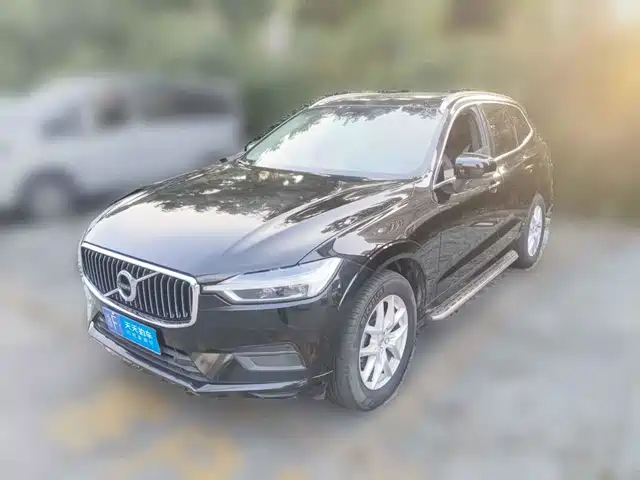 Volvo XC60 2019 T5 4WD Intelligent Ease China VI — фото 1