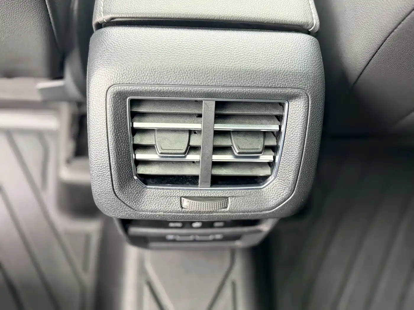 Volkswagen Tayron 2022 380TSI 4WD R-Line Smart Connect Edition фото 18